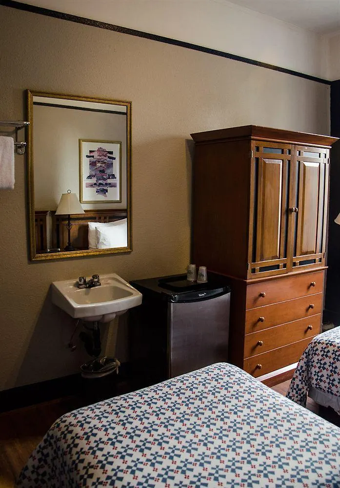 Hostel Hotel Ambassador Vancouver