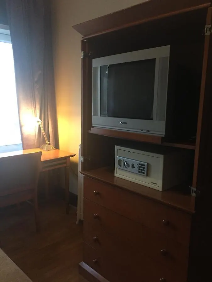 Hostel Hotel Ambassador Vancouver Canada