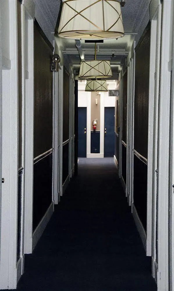 Hostel Hotel Ambassador Vancouver Canada